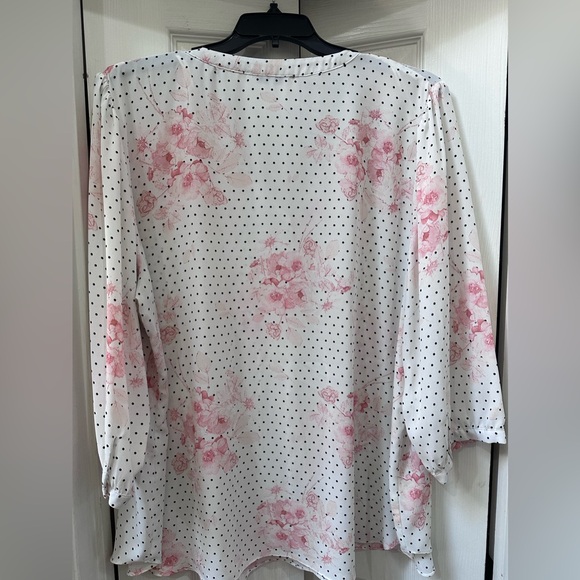 Spring Flowers Blouse - Picture 2 of 3